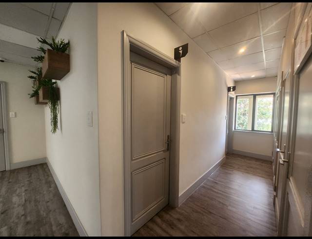 469M² OFFICE TO LET IN VORNA VALLEY
